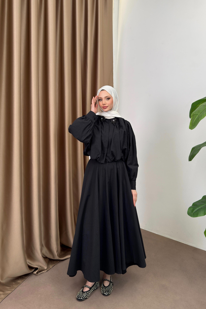 Çiçek Aksesuarlı Poplin Etekli Takım - Siyah - 3